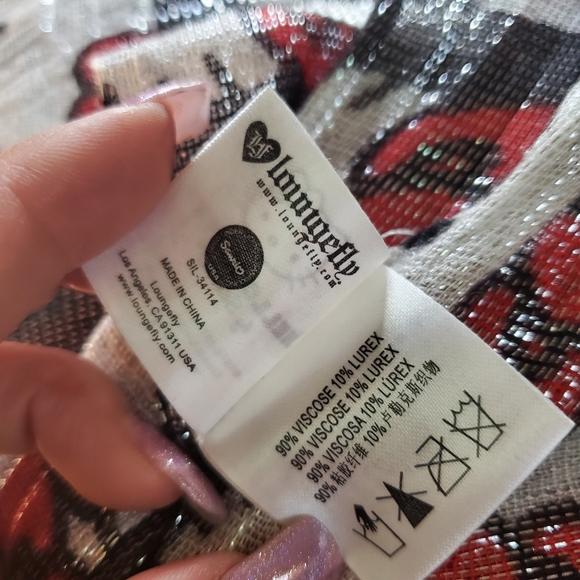 Hello Kitty Shimmery Infinity Scarf! - Picture 5 of 5